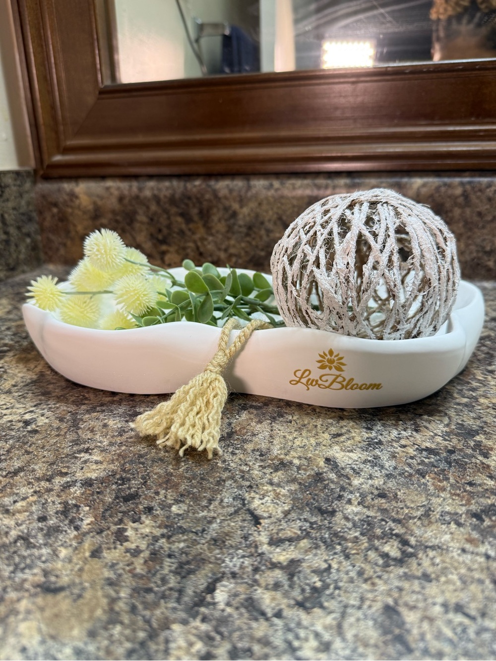 Lwboom Ceramics Decorative White & Green Centerpiece